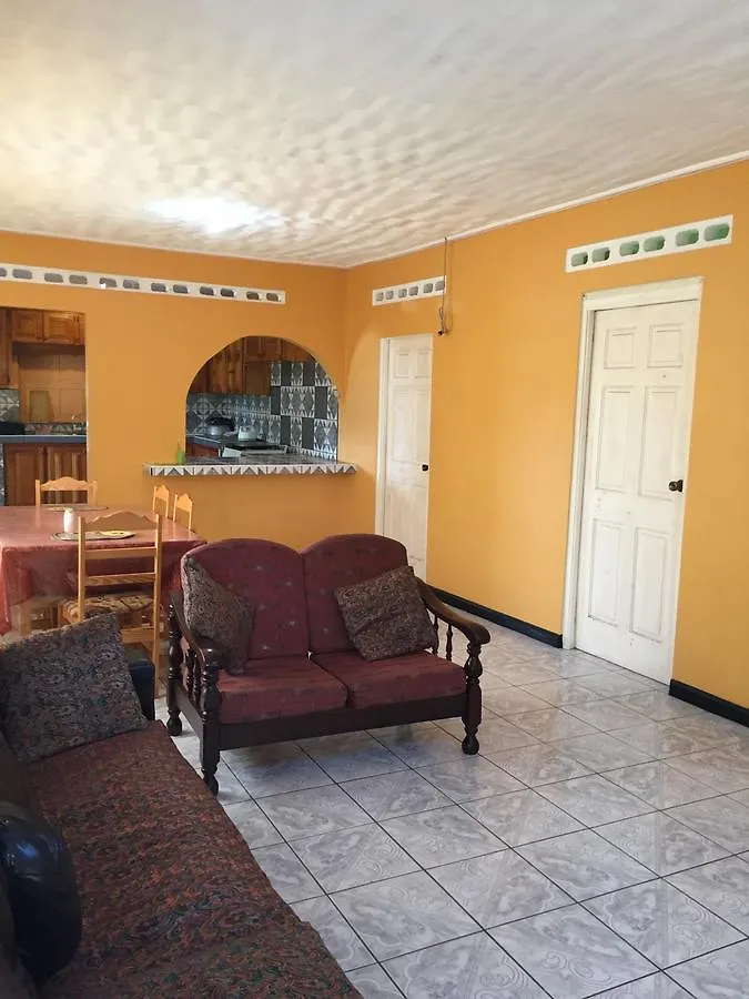 Home Away From Home Scarborough Διαμέρισμα